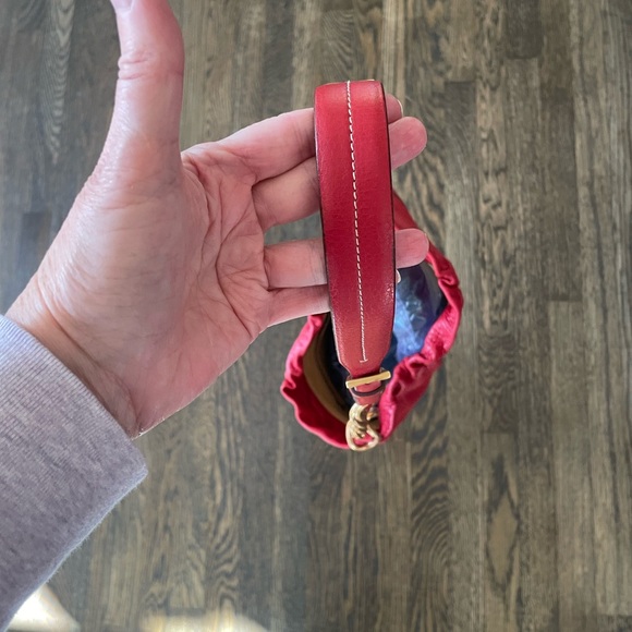 Stunning red leather Prada bag. - Picture 10 of 11